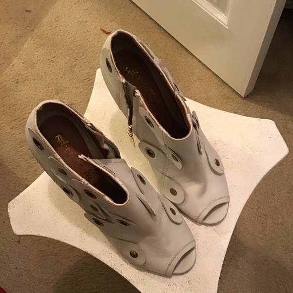 Peep toe booties - Picture 2 of 5